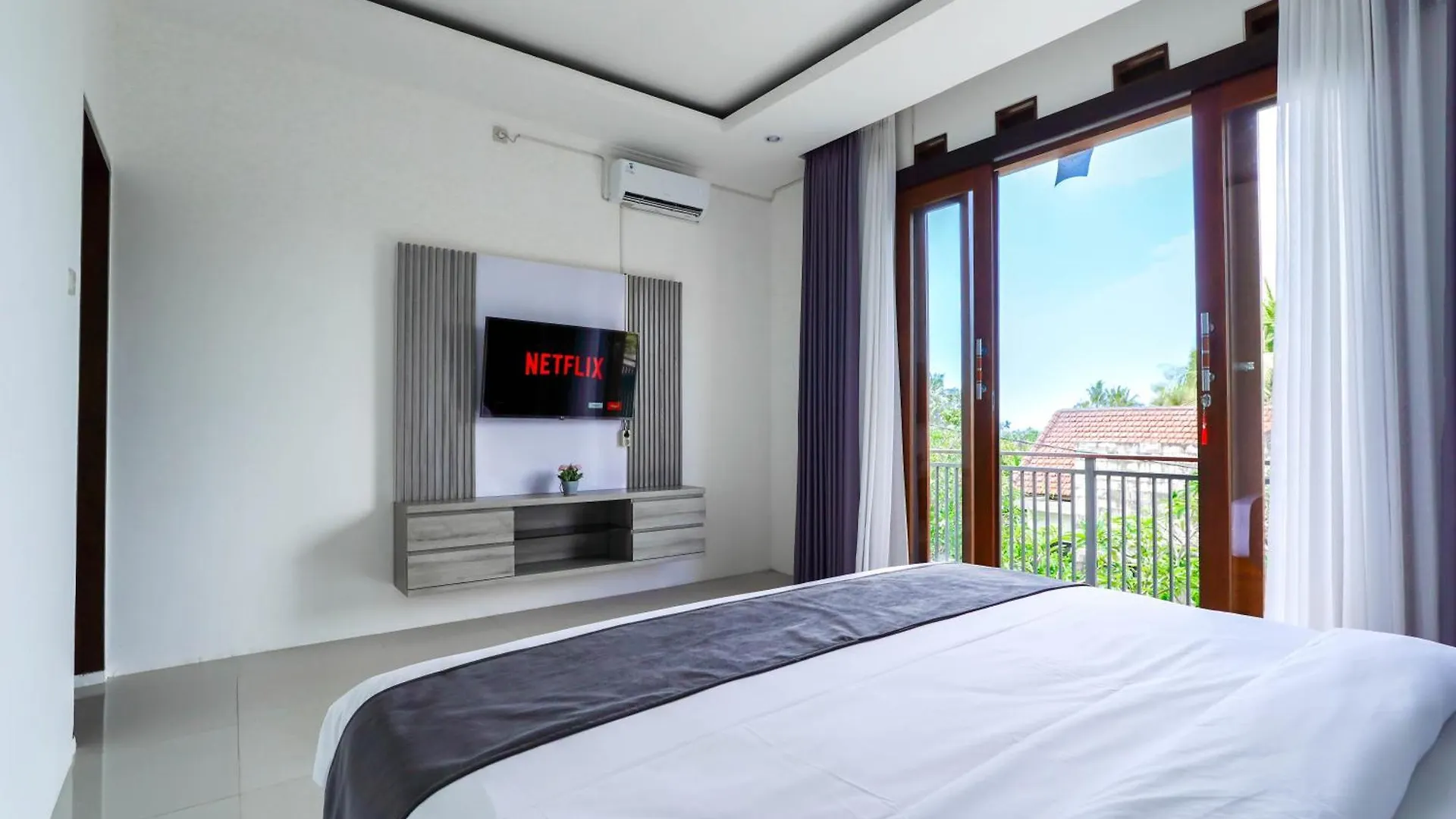 Euro House At Ubud Countryside Vila